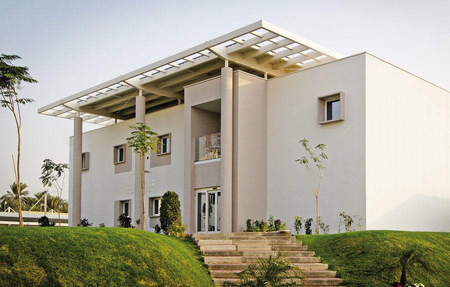 B&#252;rogeb&#228;ude im Raumfahrtzentrum der Arabischen Emirate in Dubai, Holzrahmenbauweise (GU Wolf Haus S&#252;dtirol), mit Termitenschutz,  Planungsteam Arch+Ing. aus Treviso / Venetien Forschung und Simulation Uni Bergamo, Passivhaus-Zertifizierung Herz &#38; Lang GmbH (Fotos: Mohammed Bin Rashid Space Center, MBRSC &#8211; Architekt Mauro Bonatto / Cassetta &#38; Partners)