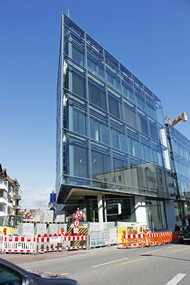 Ärztezentrum mit Bioladen und Penthouse 8